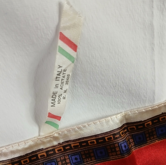 Red and Gold Patterned Scarf‎ - Picture 11 of 12